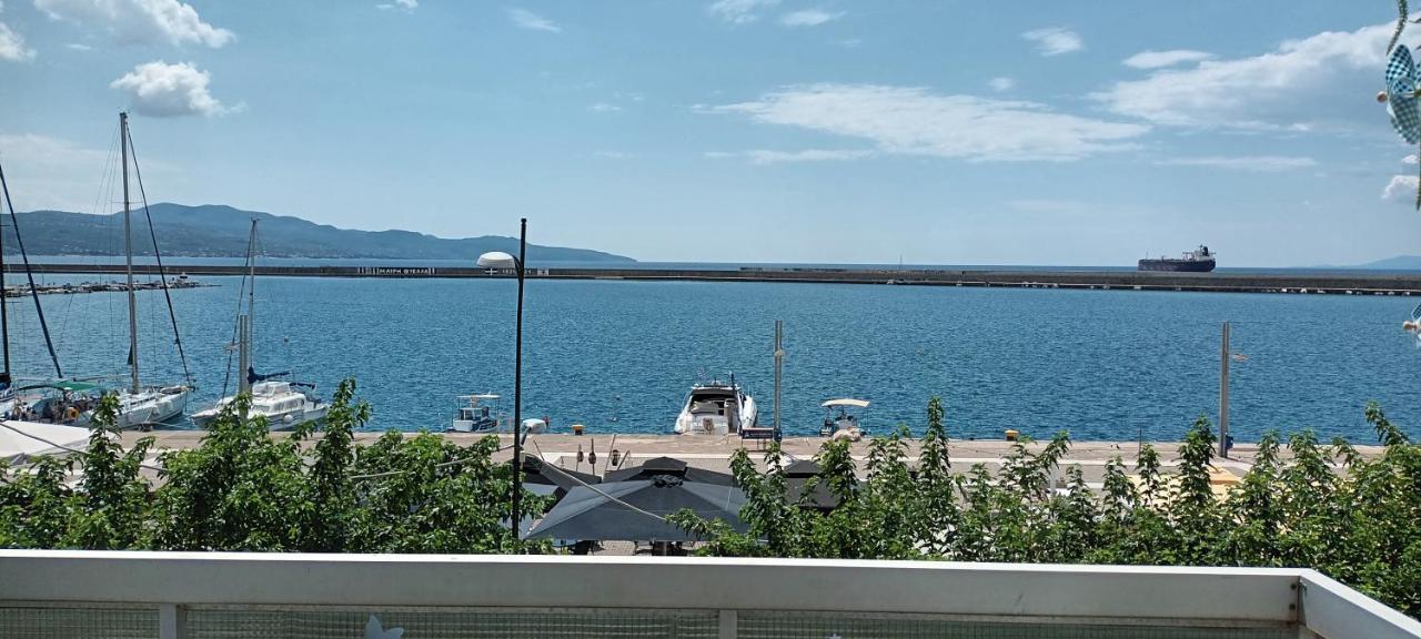 V For View Apartment *